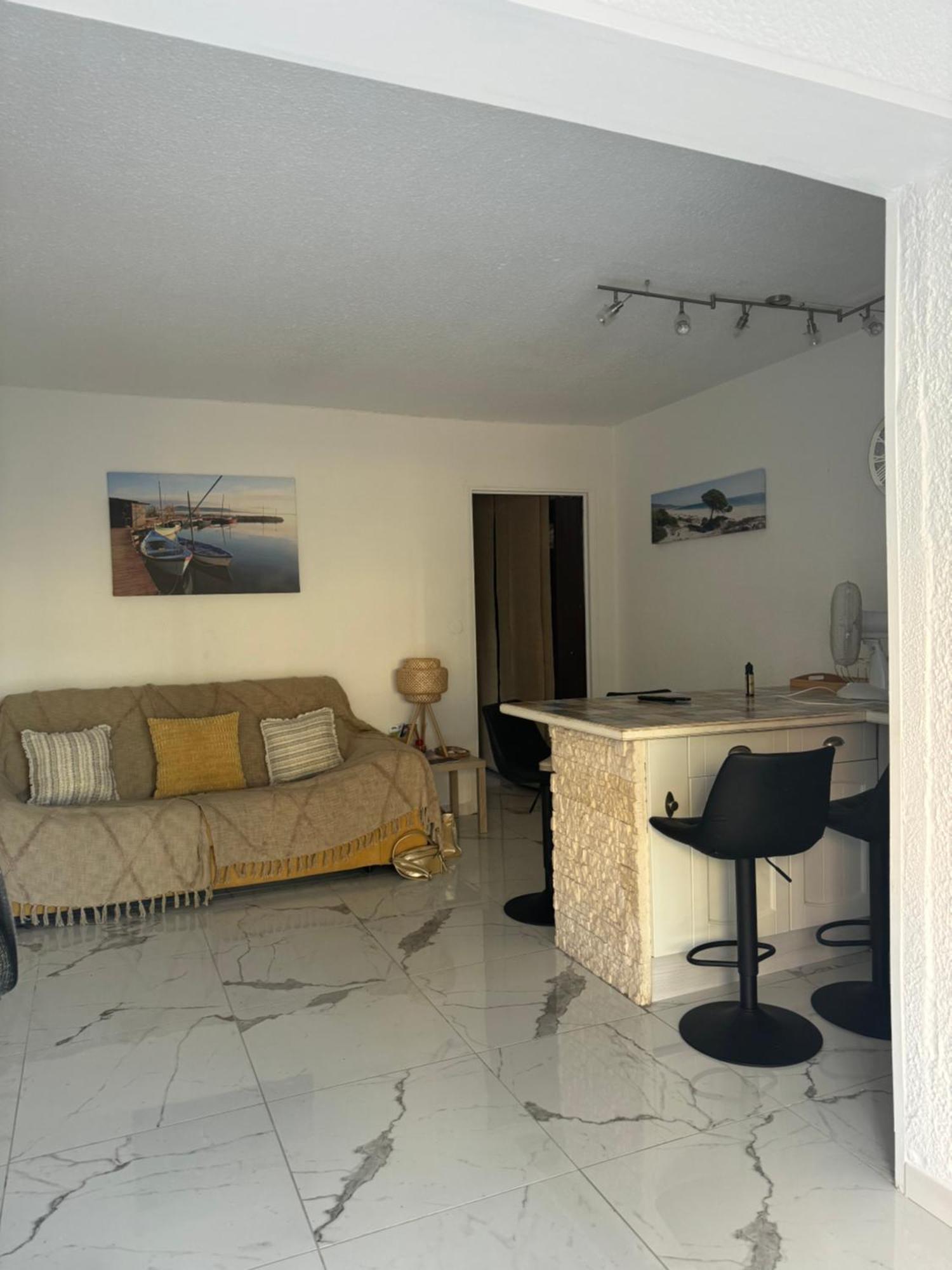 Grand Studio Cabine Proche Plage Et Port กรุยซ็อง ภายนอก รูปภาพ