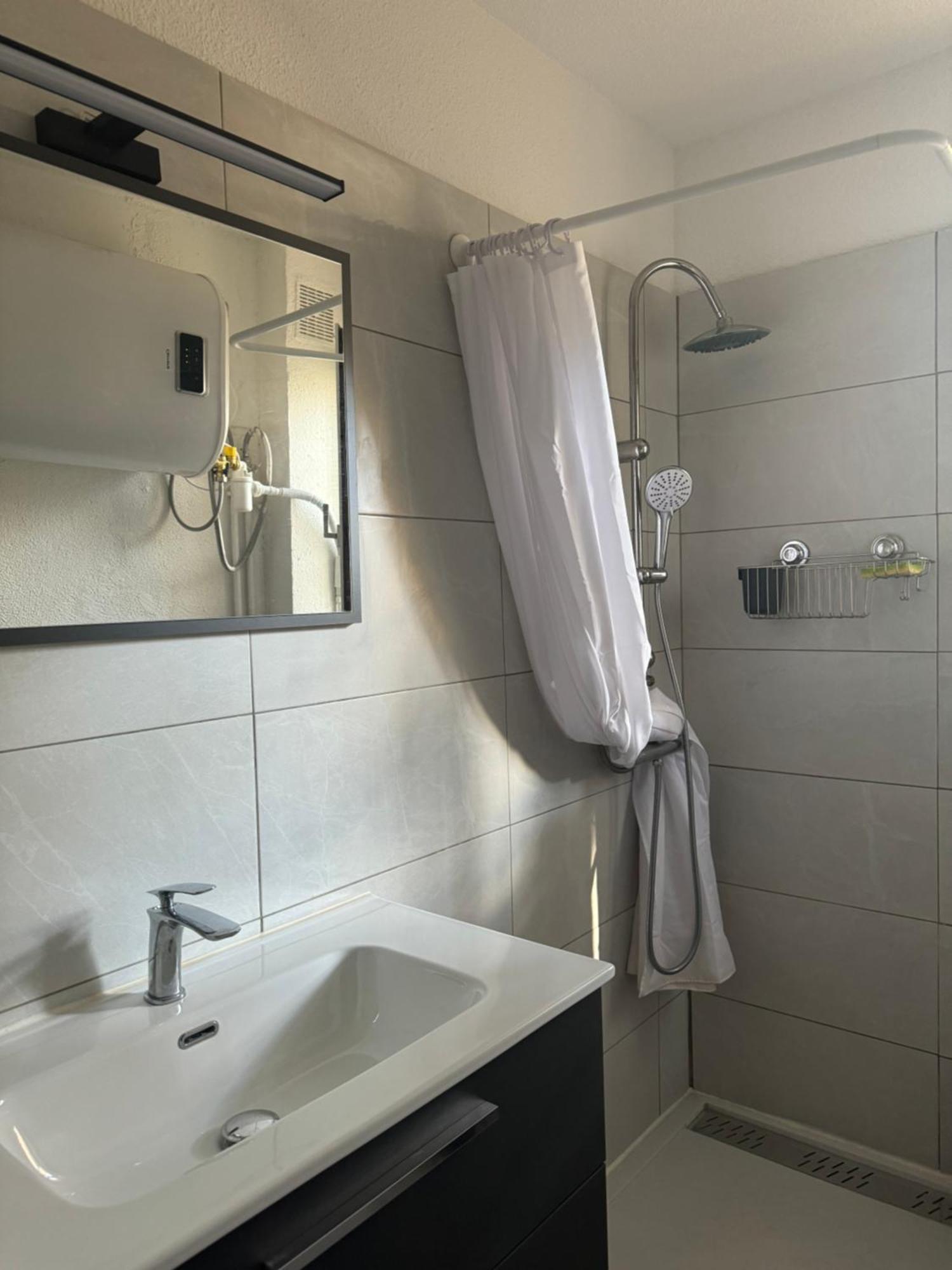 Grand Studio Cabine Proche Plage Et Port กรุยซ็อง ภายนอก รูปภาพ